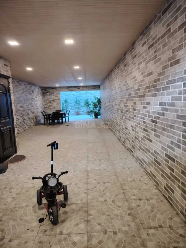 Satılır 5 otaqlı həyət evi 200 m²