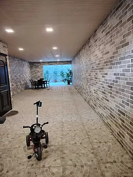 Satılır 5 otaqlı həyət evi 200 m²