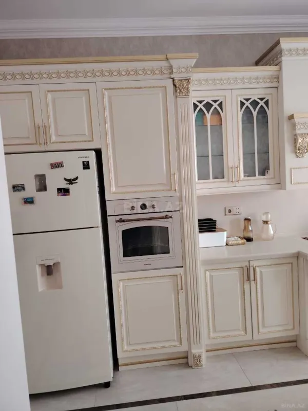 Satılır 5 otaqlı həyət evi 200 m²