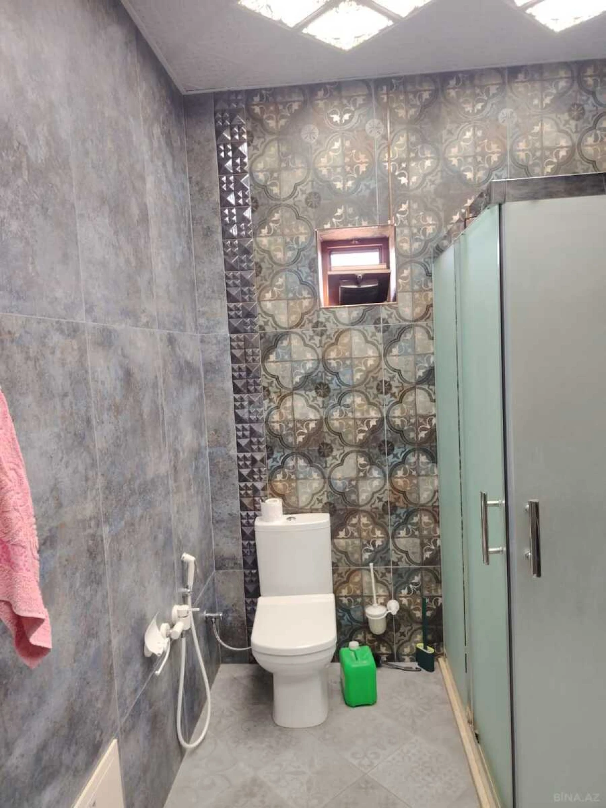 Satılır 5 otaqlı həyət evi 200 m²