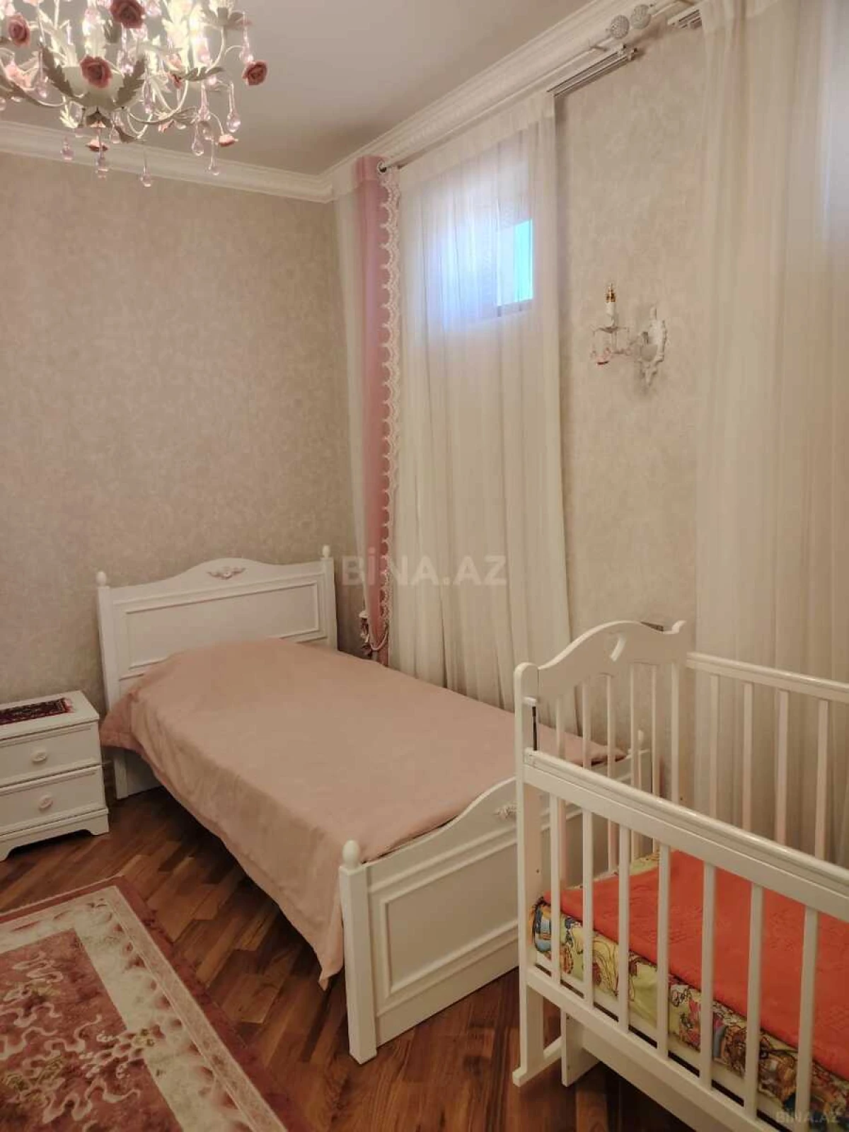 Satılır 5 otaqlı həyət evi 200 m²