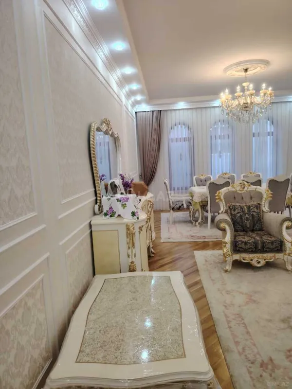 Satılır 5 otaqlı həyət evi 200 m²