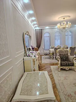 Satılır 5 otaqlı həyət evi 200 m²