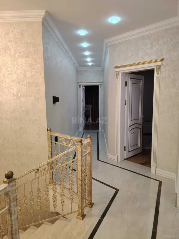 Satılır 5 otaqlı həyət evi 200 m²