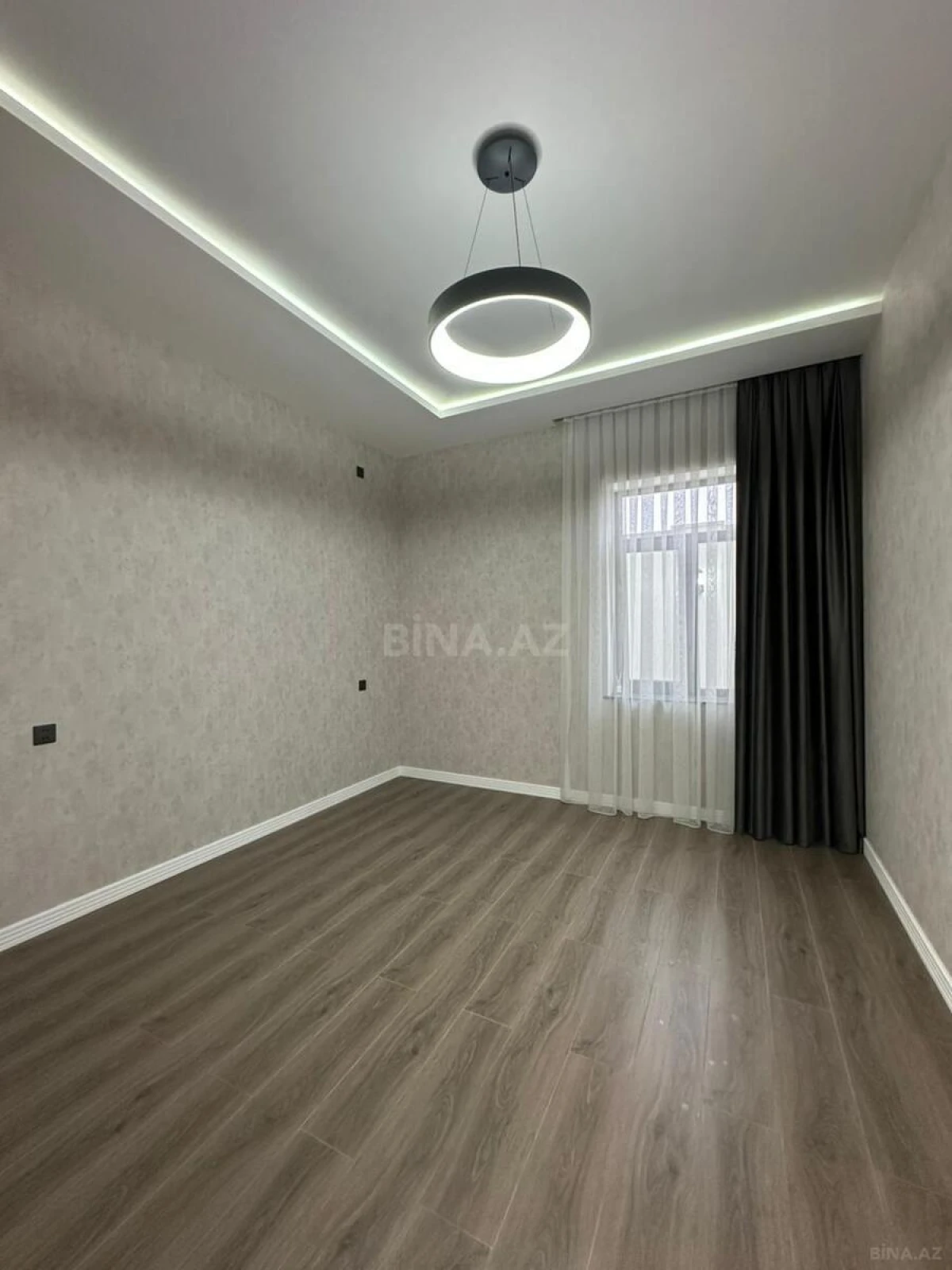 Satılır 4 otaqlı həyət evi 180 m²