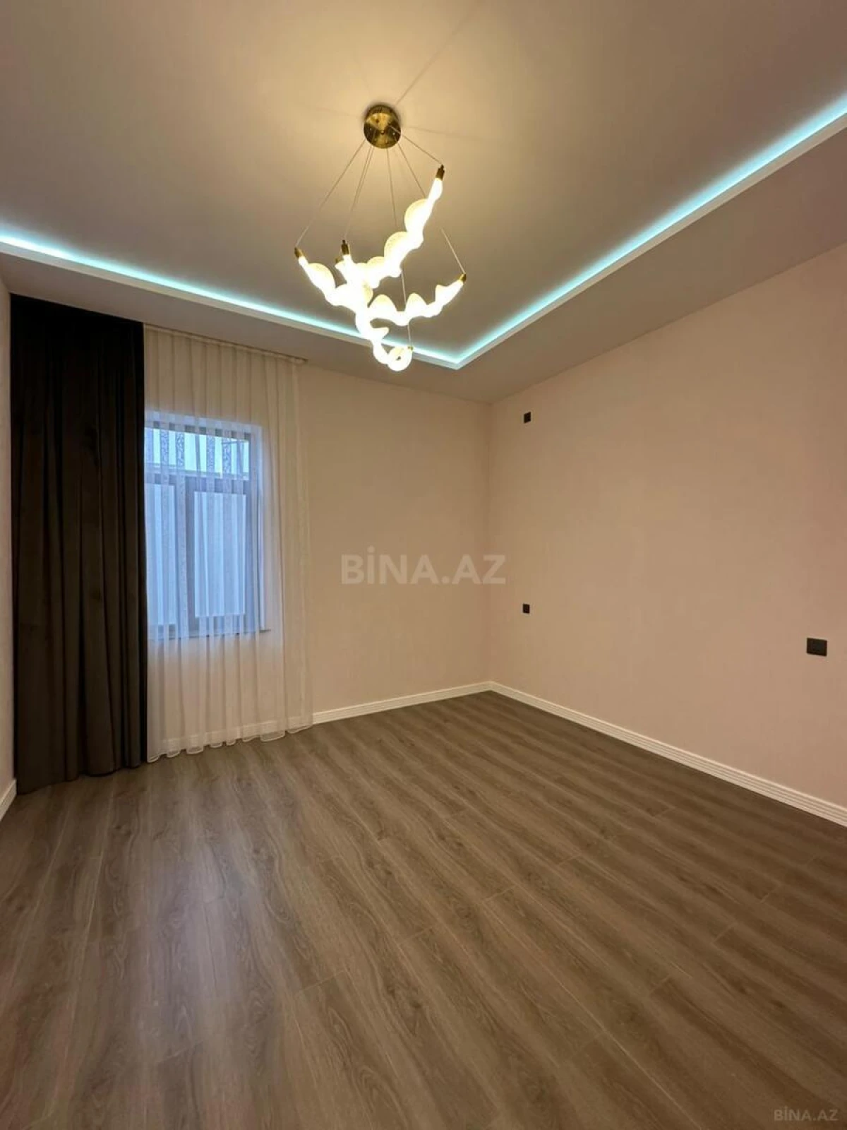 Satılır 4 otaqlı həyət evi 180 m²