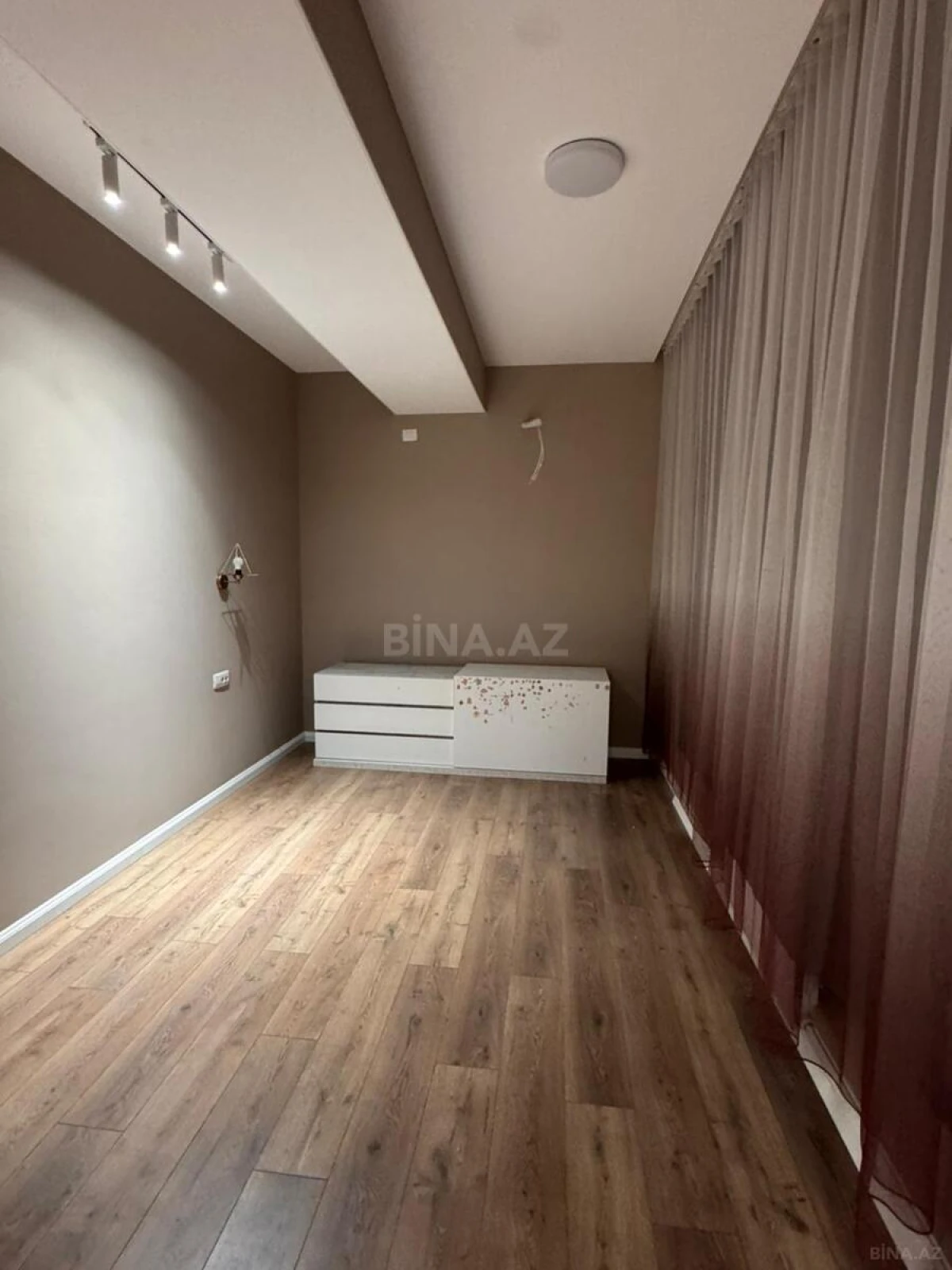 Kirayə verilir 3 otaqlı mənzil 95 m²