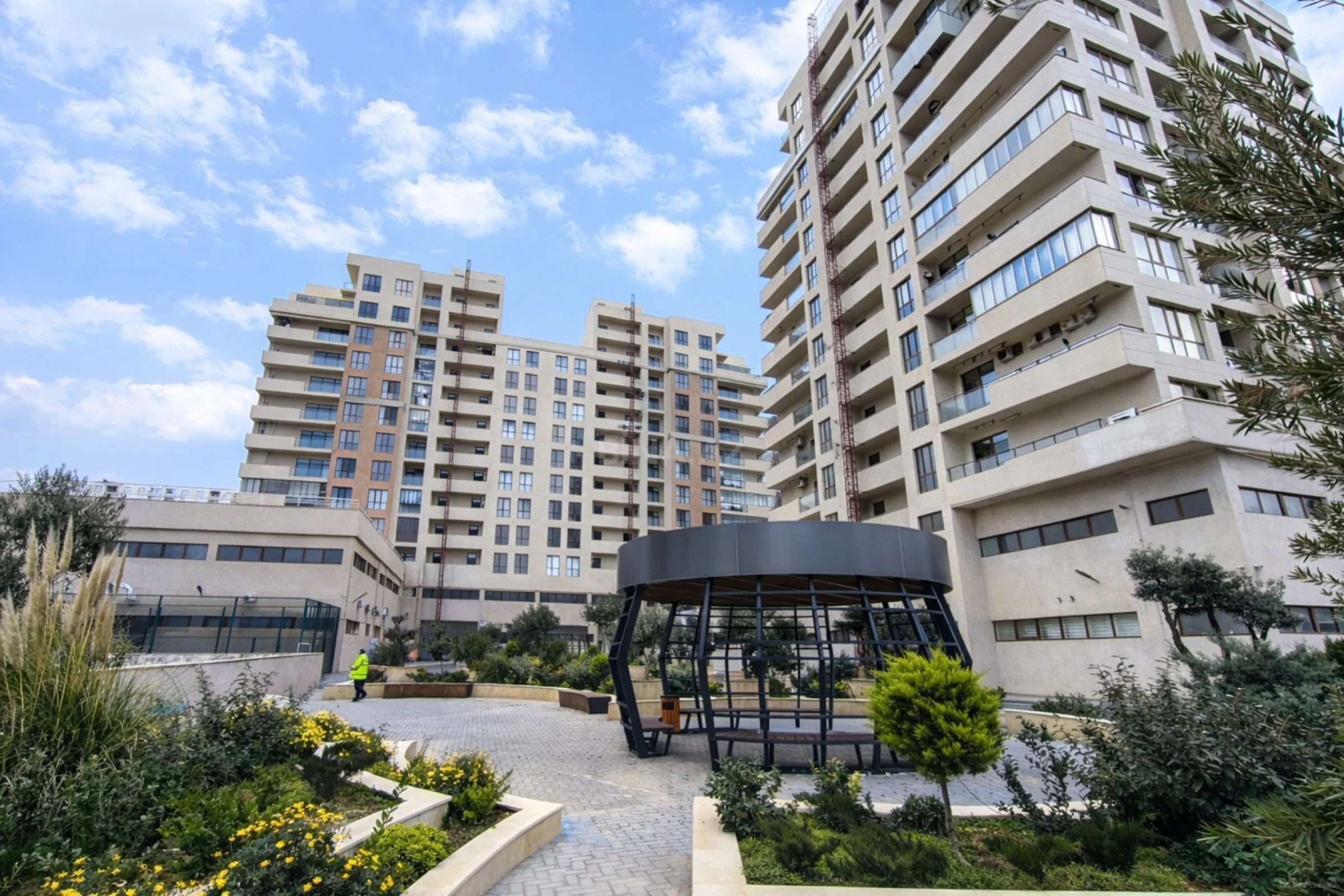 Satılır 2 otaqlı mənzil 68 m²