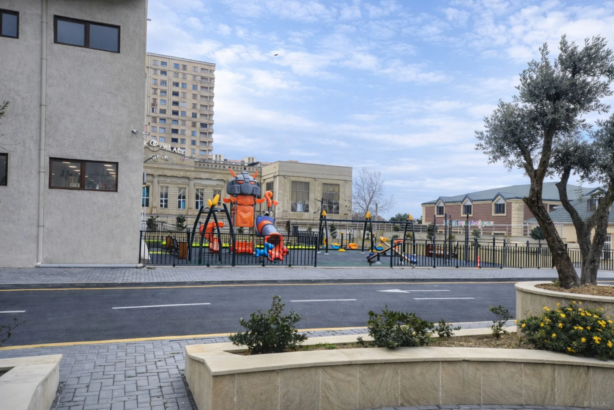 Satılır 2 otaqlı mənzil 68 m²