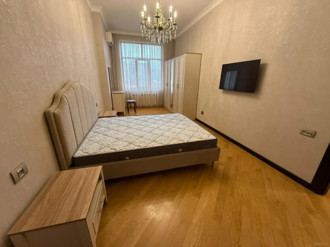 Kirayə verilir 3 otaqlı mənzil 150 m²