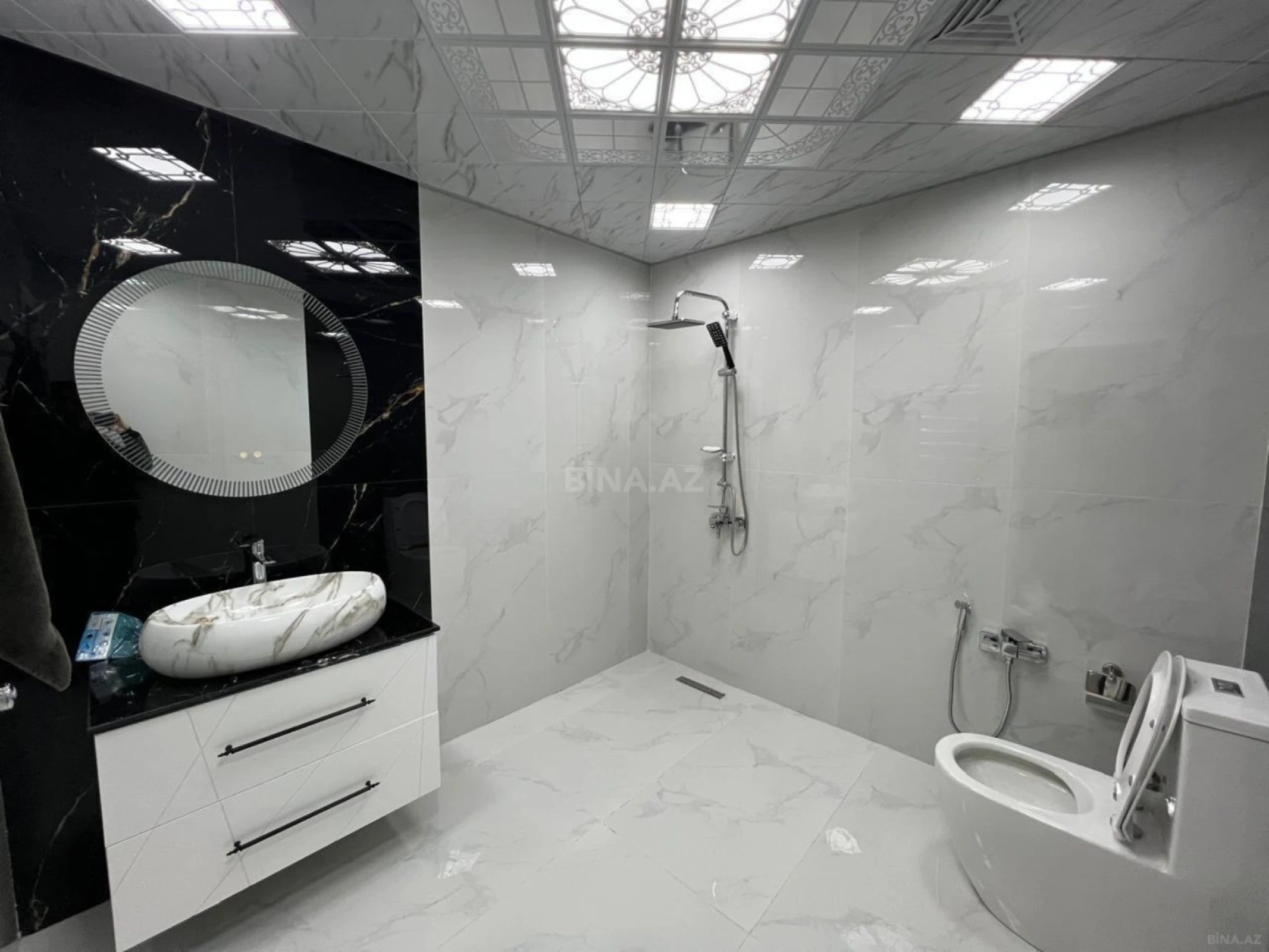 Kirayə verilir 3 otaqlı mənzil 113 m²