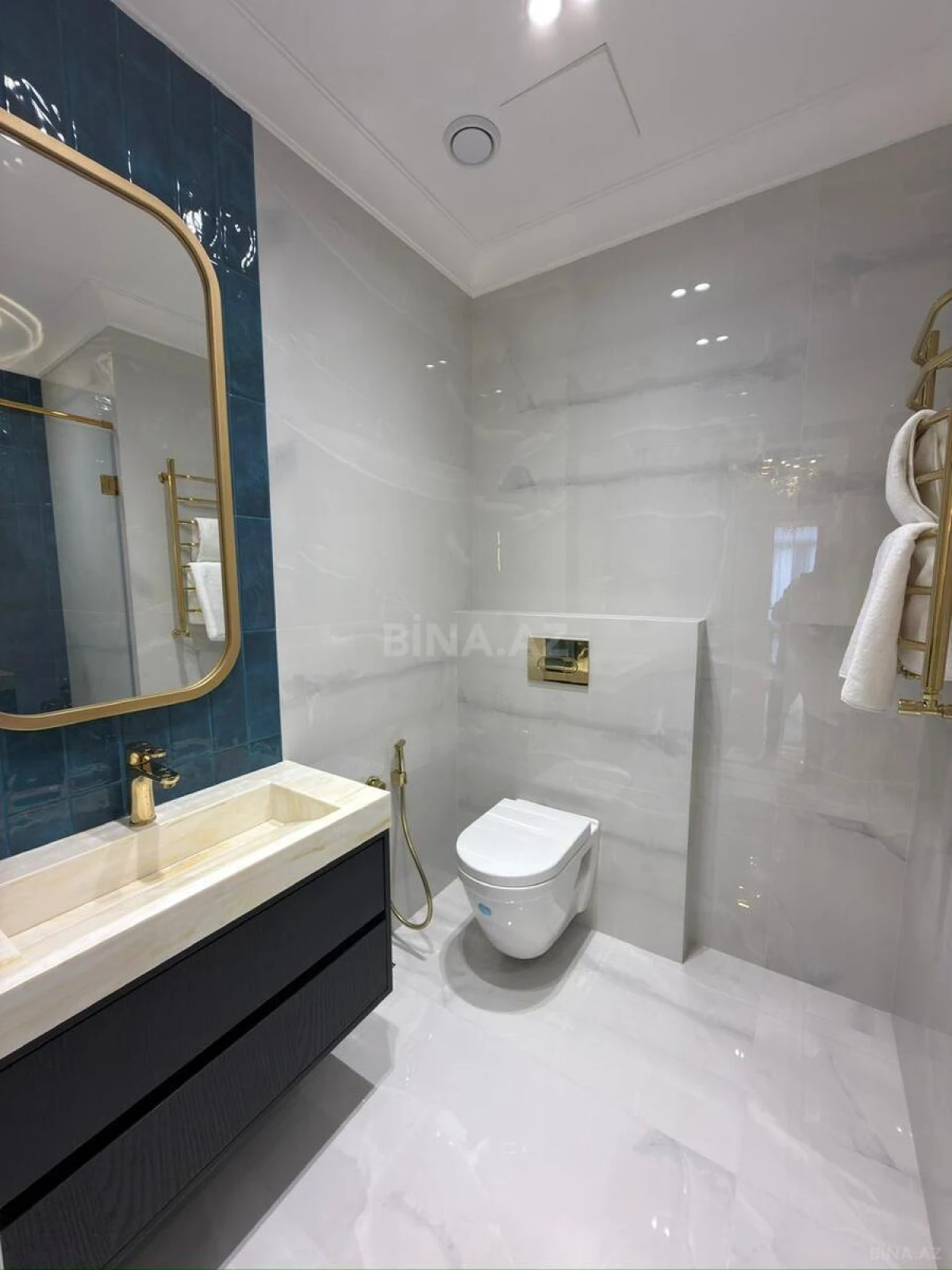 Satılır 3 otaqlı mənzil 125 m²