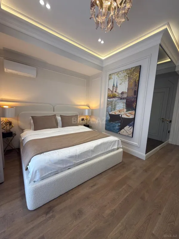 Satılır 3 otaqlı mənzil 125 m²