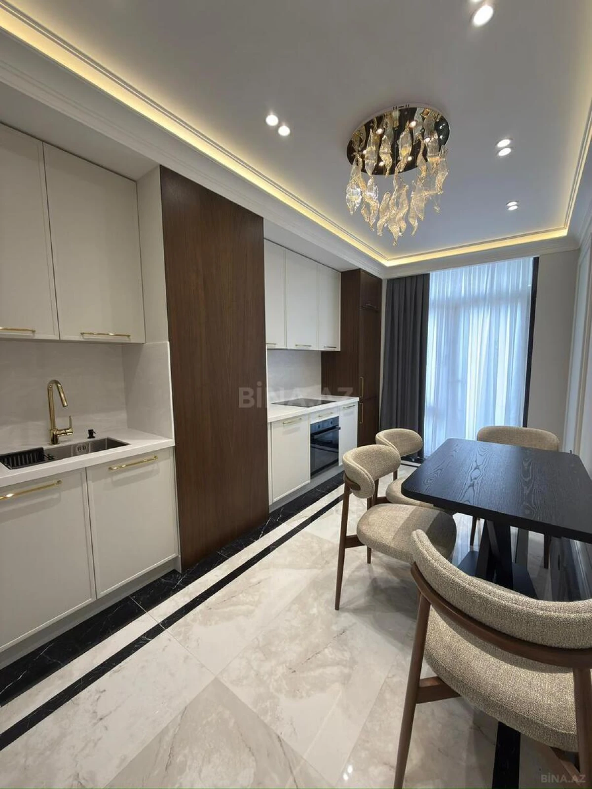 Satılır 3 otaqlı mənzil 125 m²