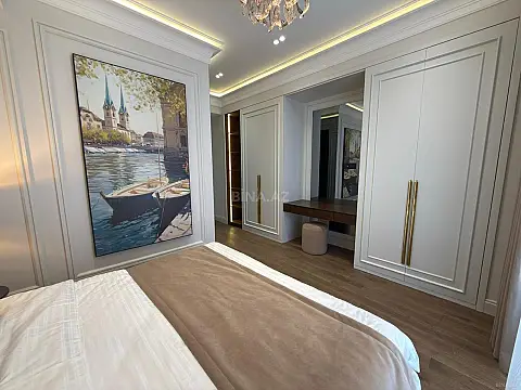 Satılır 3 otaqlı mənzil 125 m²