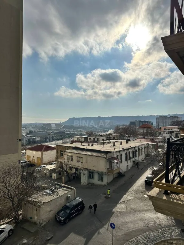 Satılır 3 otaqlı mənzil 147 m²