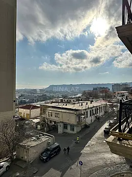 Satılır 3 otaqlı mənzil 147 m²