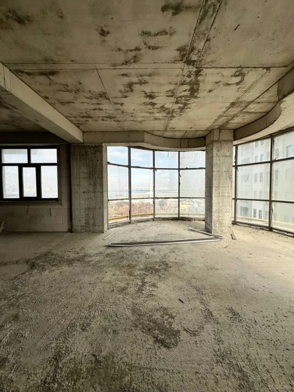 Satılır 3 otaqlı mənzil 147 m²