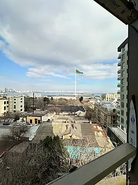Satılır 3 otaqlı mənzil 147 m²
