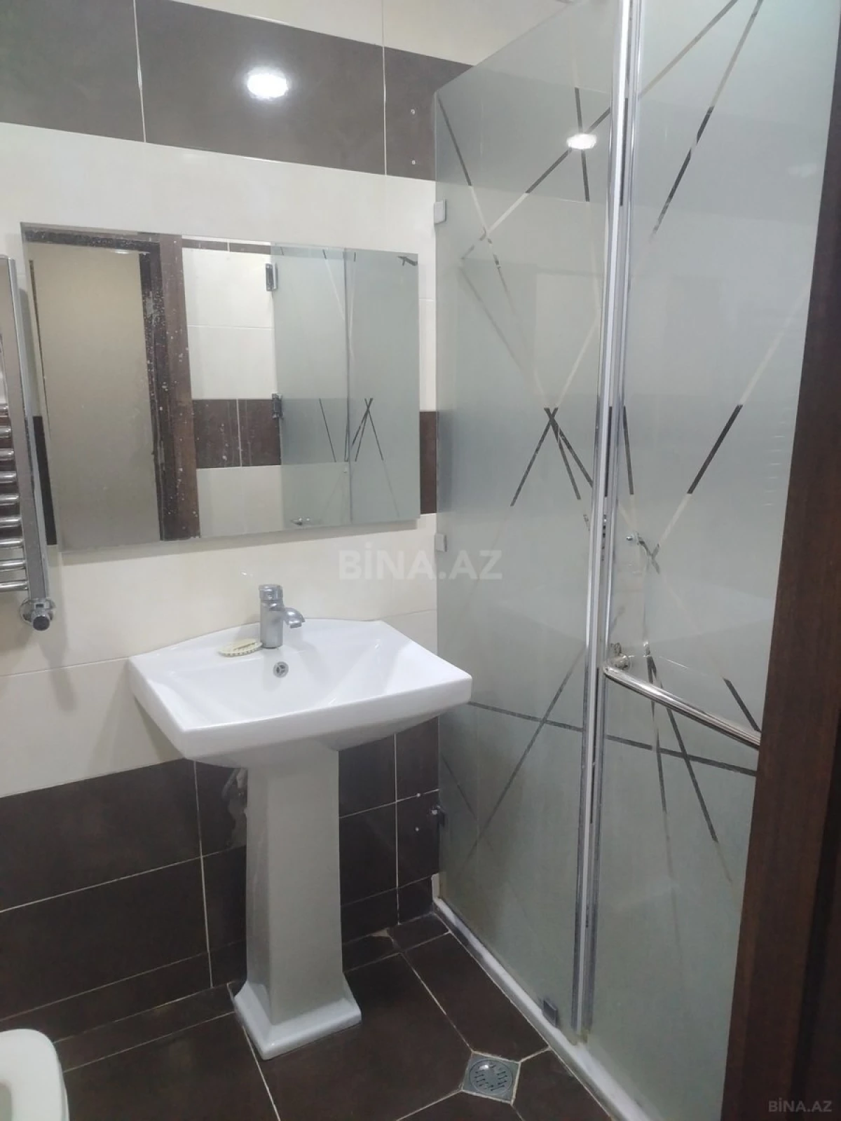 Kirayə verilir 2 otaqlı mənzil 65 m²