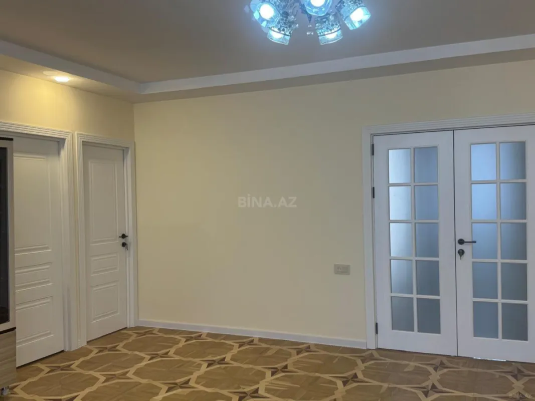 Satılır 3 otaqlı mənzil 105 m²