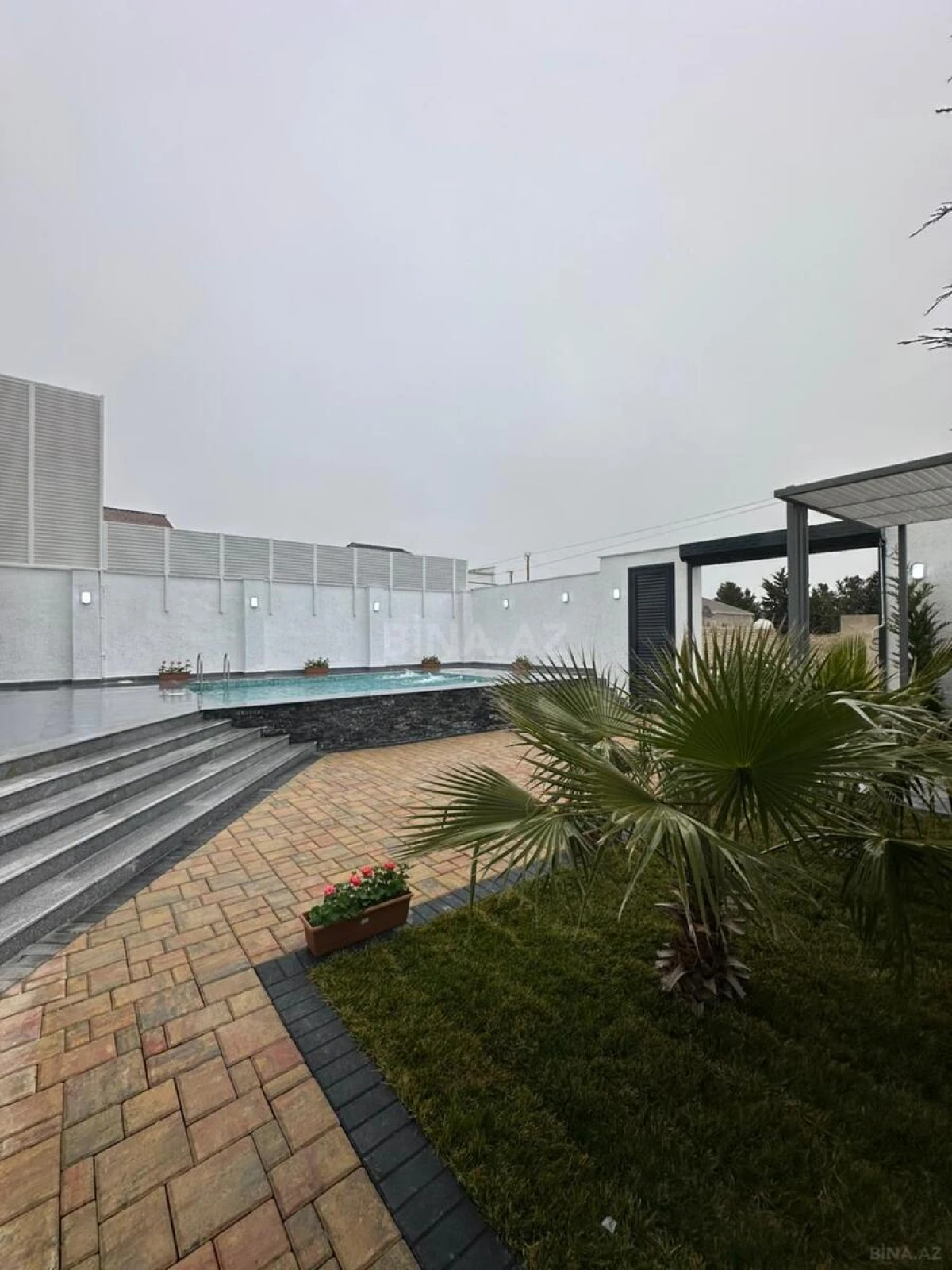 Satılır 4 otaqlı həyət evi 200 m²