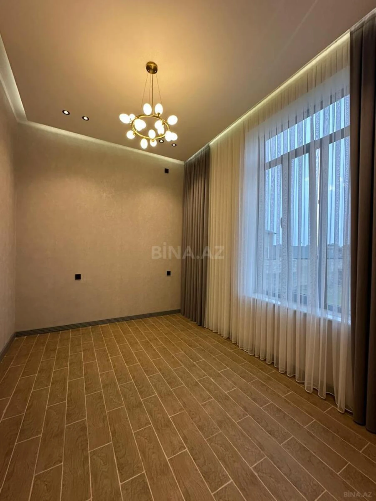 Satılır 4 otaqlı həyət evi 200 m²