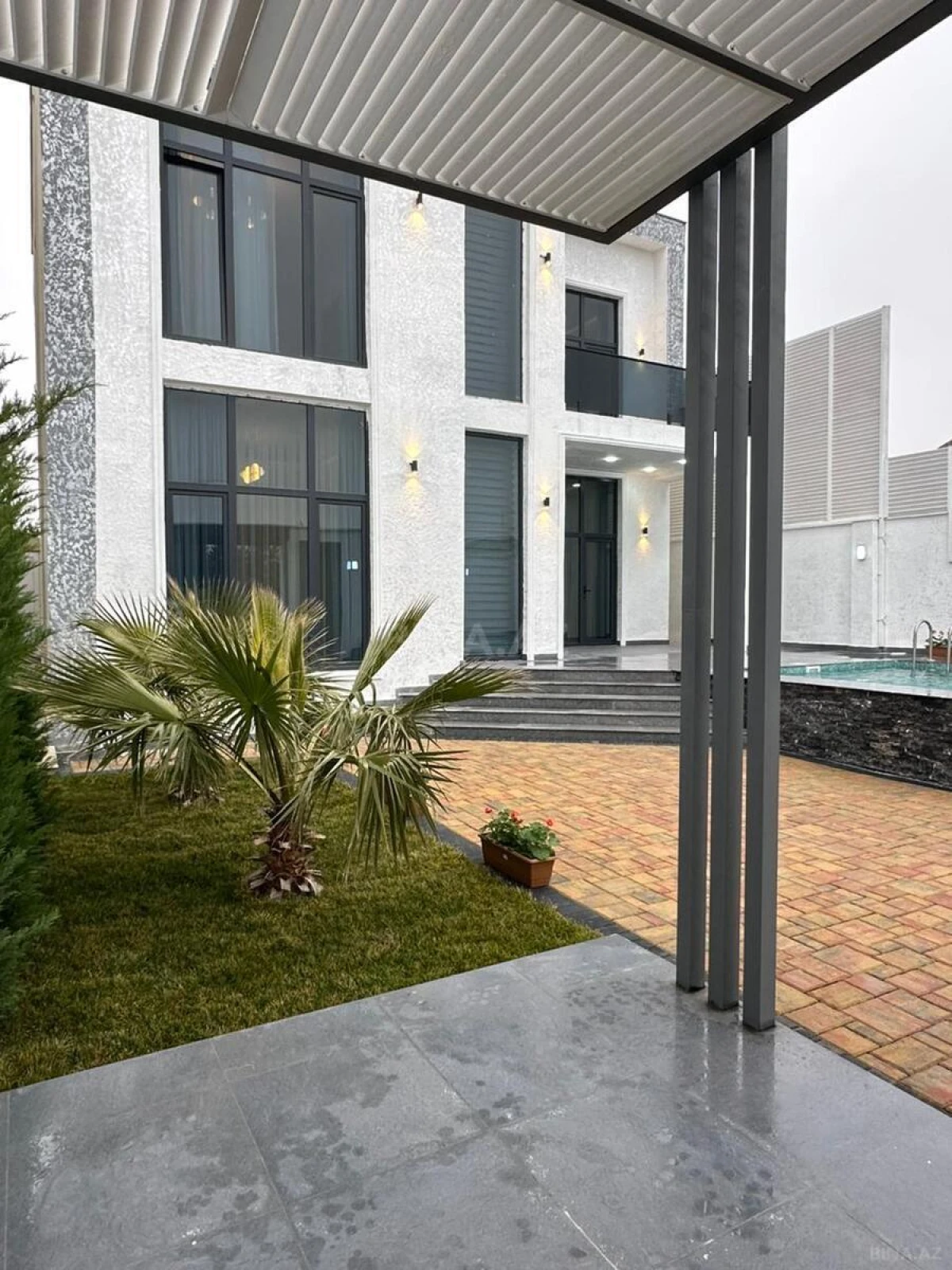 Satılır 4 otaqlı həyət evi 200 m²