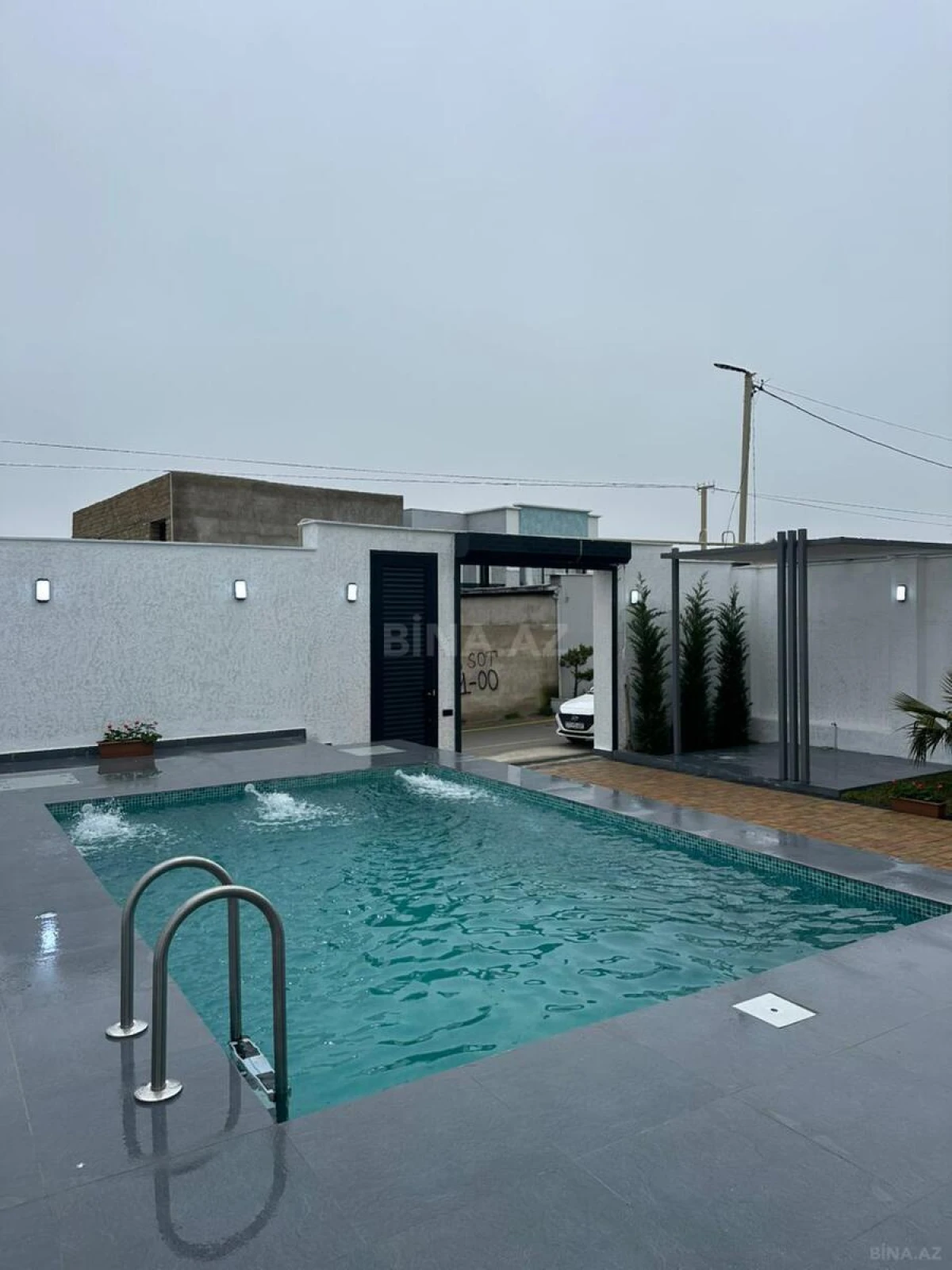 Satılır 4 otaqlı həyət evi 200 m²