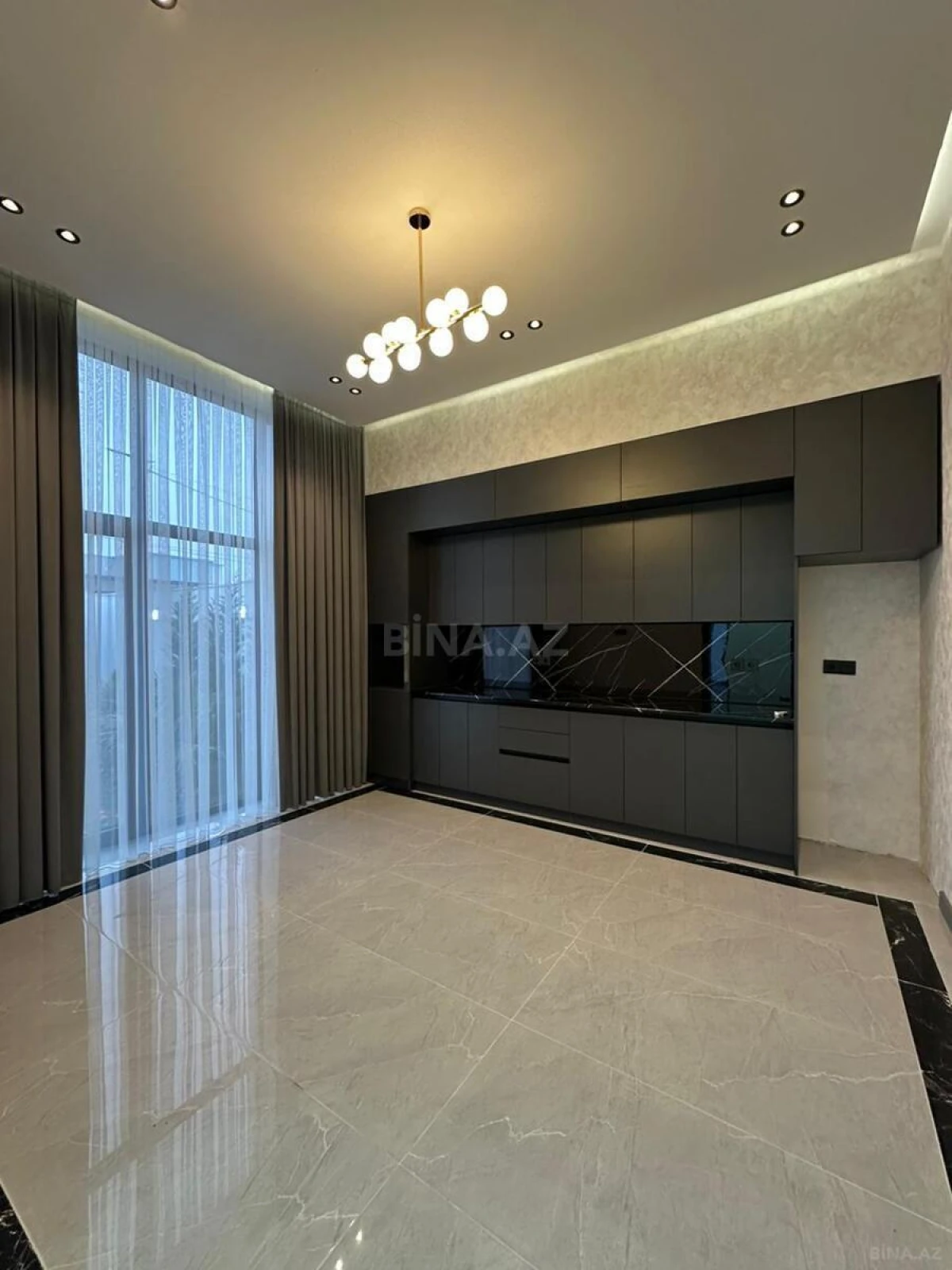 Satılır 4 otaqlı həyət evi 200 m²