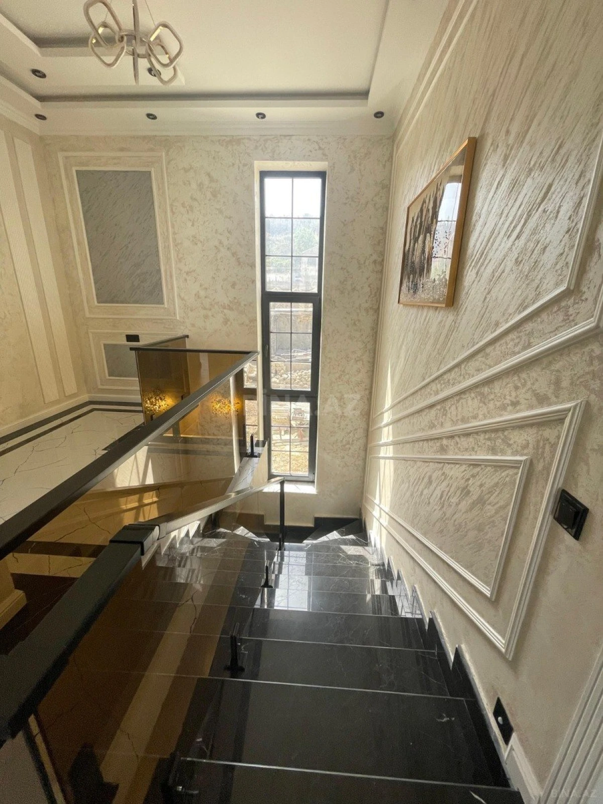 Satılır 6 otaqlı həyət evi 220 m²