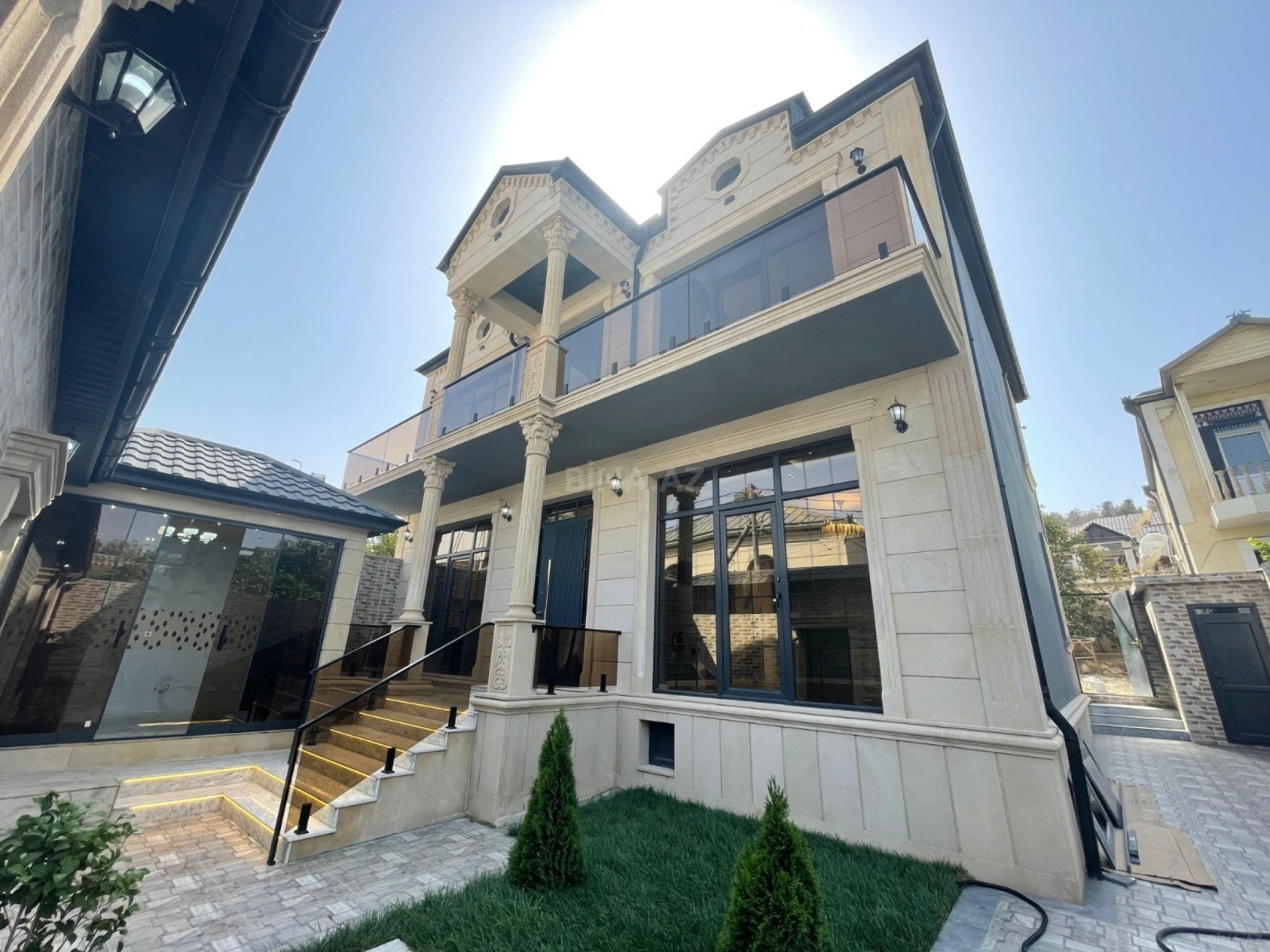 Satılır 6 otaqlı həyət evi 220 m²