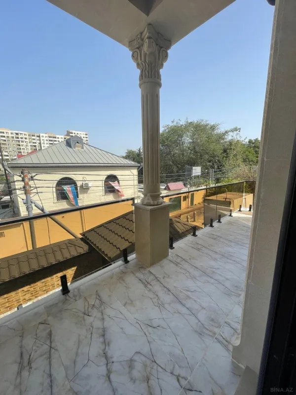 Satılır 6 otaqlı həyət evi 220 m²