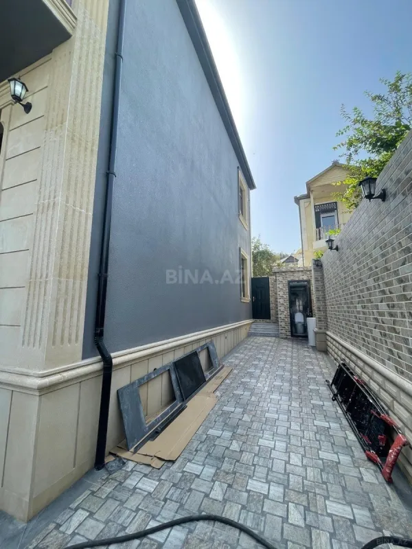 Satılır 6 otaqlı həyət evi 220 m²