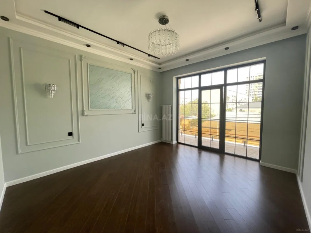 Satılır 6 otaqlı həyət evi 220 m²