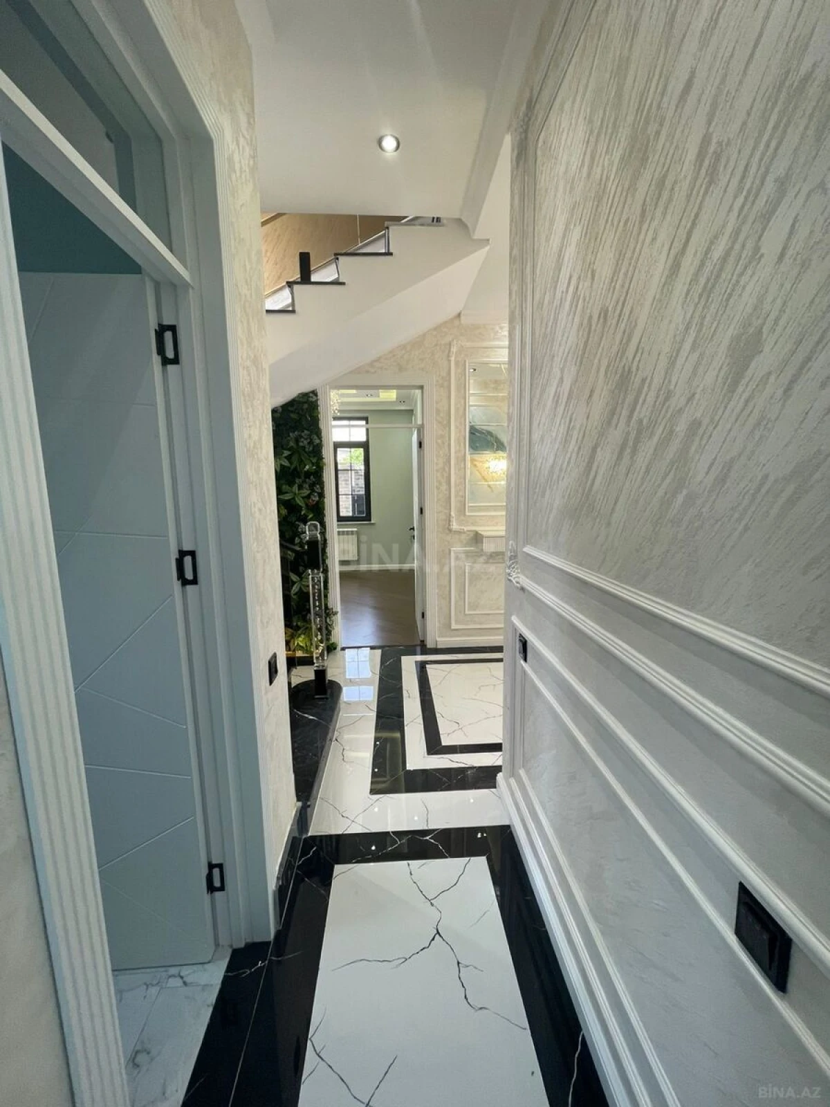 Satılır 6 otaqlı həyət evi 220 m²