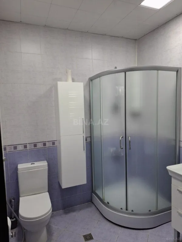 Satılır 4 otaqlı mənzil 180 m²