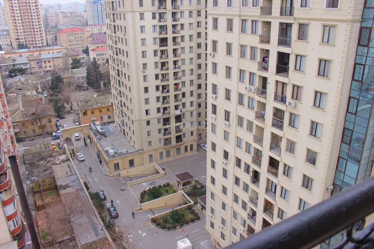Kirayə verilir 3 otaqlı mənzil 137 m²