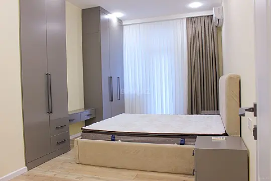 Kirayə verilir 3 otaqlı mənzil 137 m²