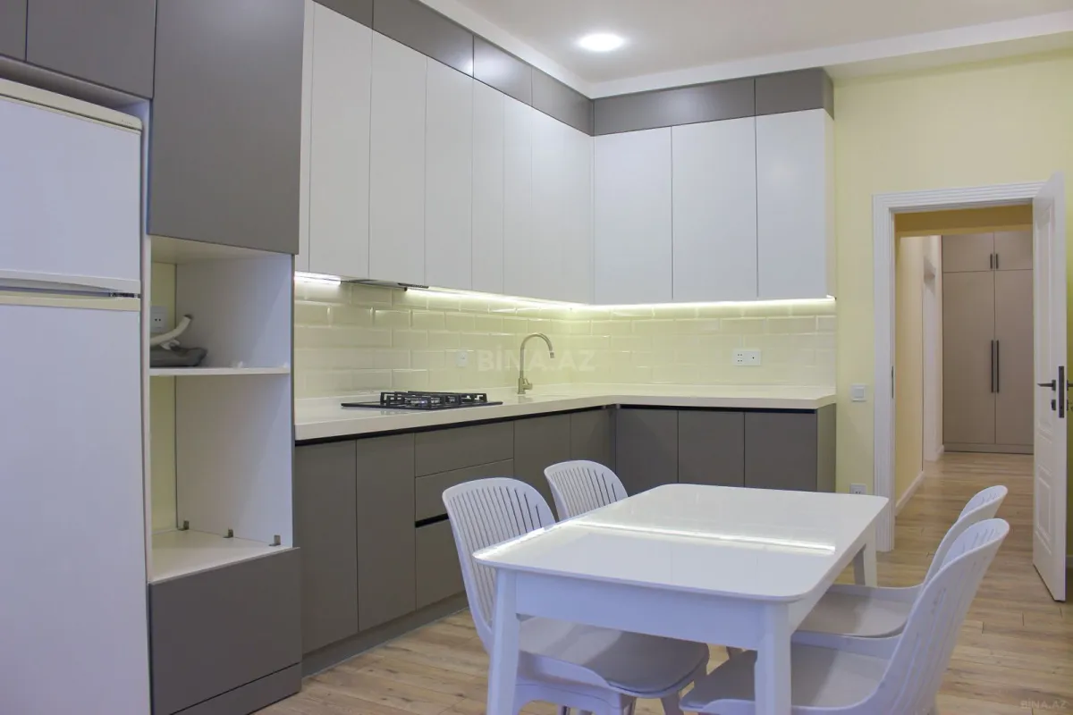 Kirayə verilir 3 otaqlı mənzil 137 m²