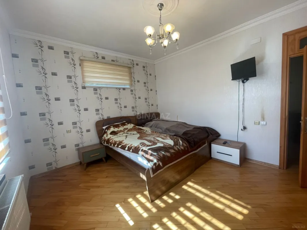 Satılır 6 otaqlı həyət evi 350 m²