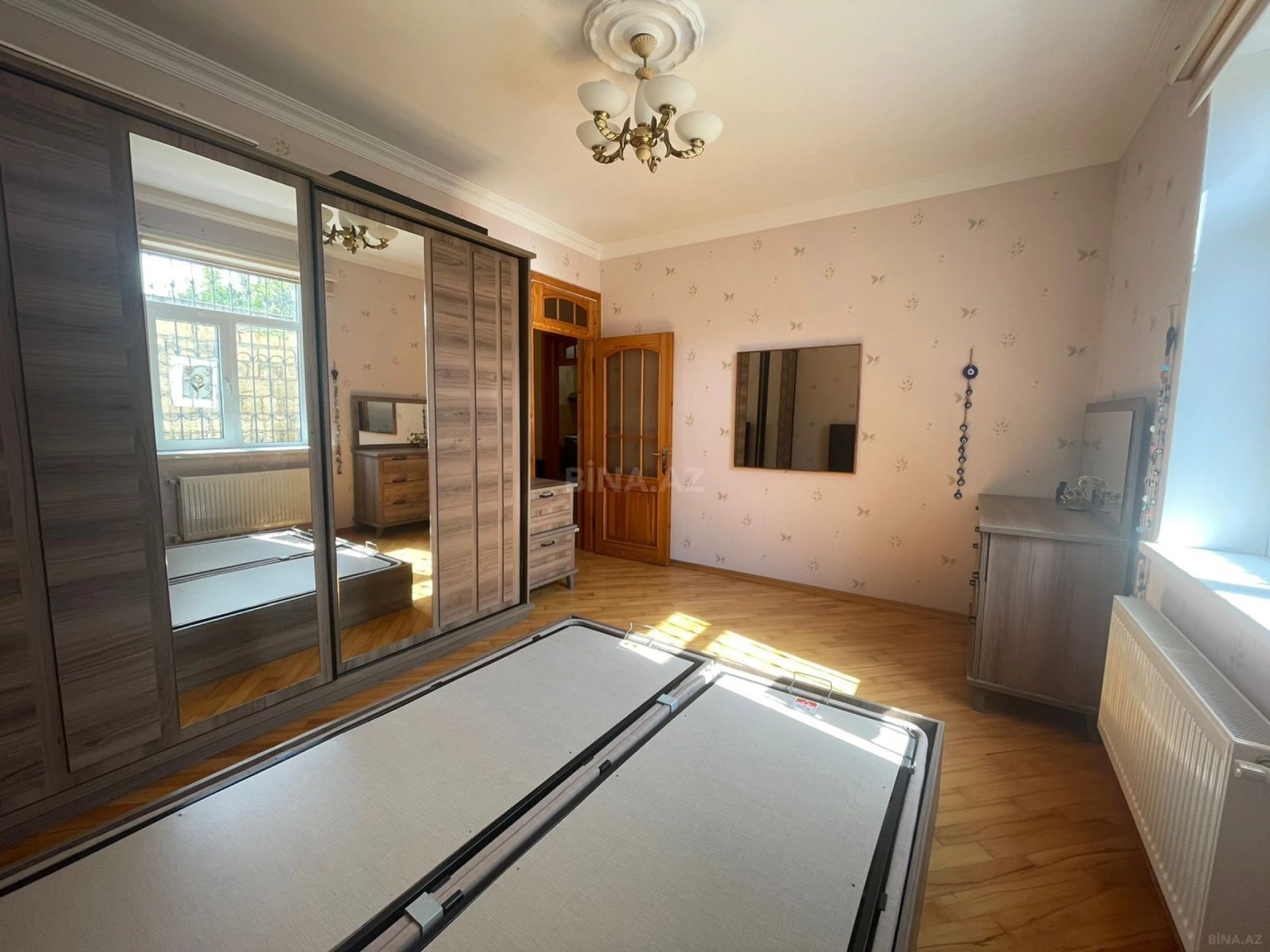 Satılır 6 otaqlı həyət evi 350 m²