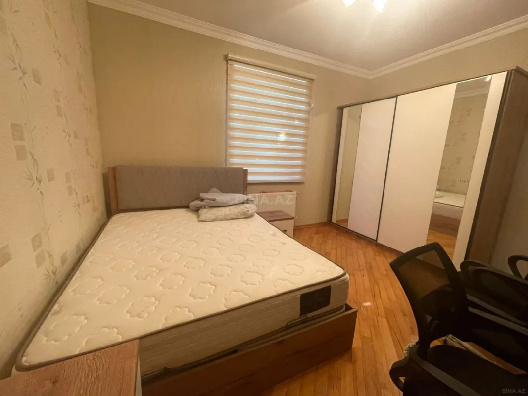 Satılır 6 otaqlı həyət evi 350 m²