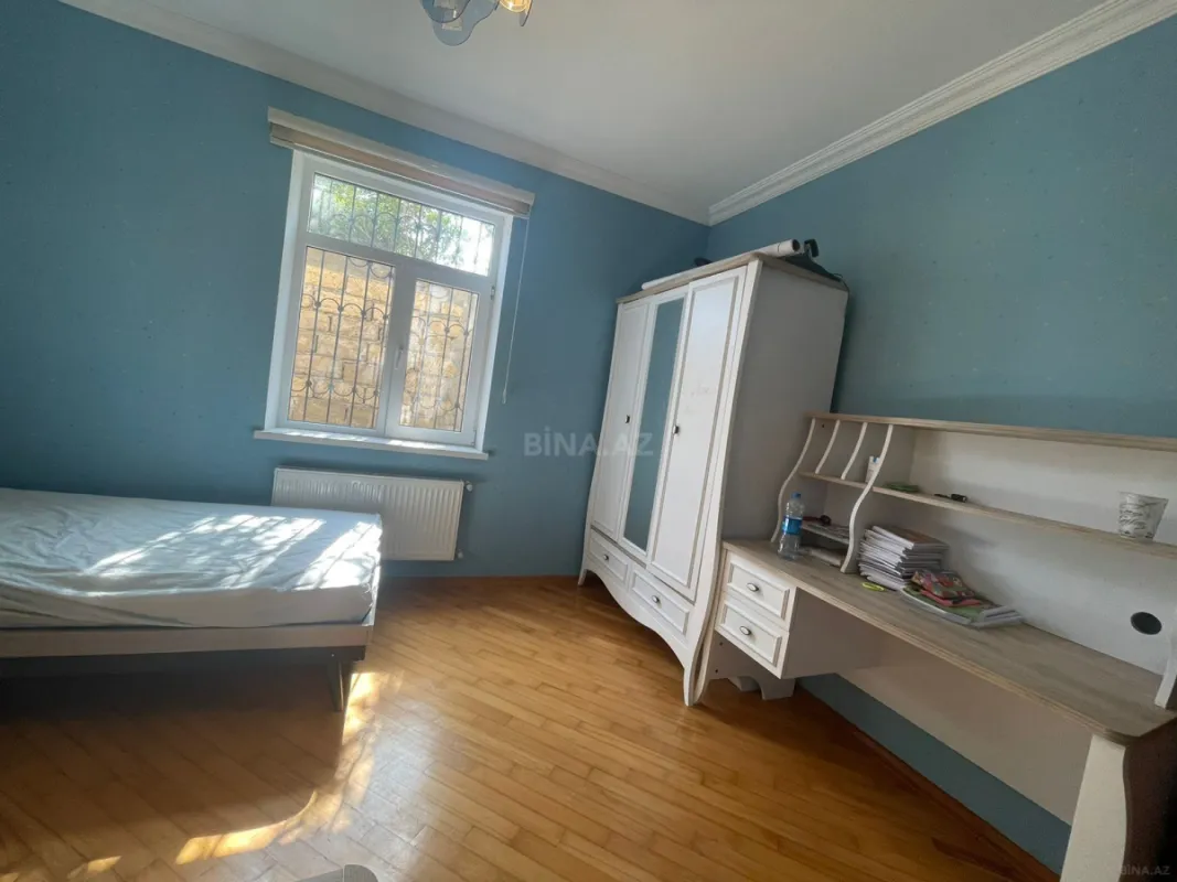 Satılır 6 otaqlı həyət evi 350 m²