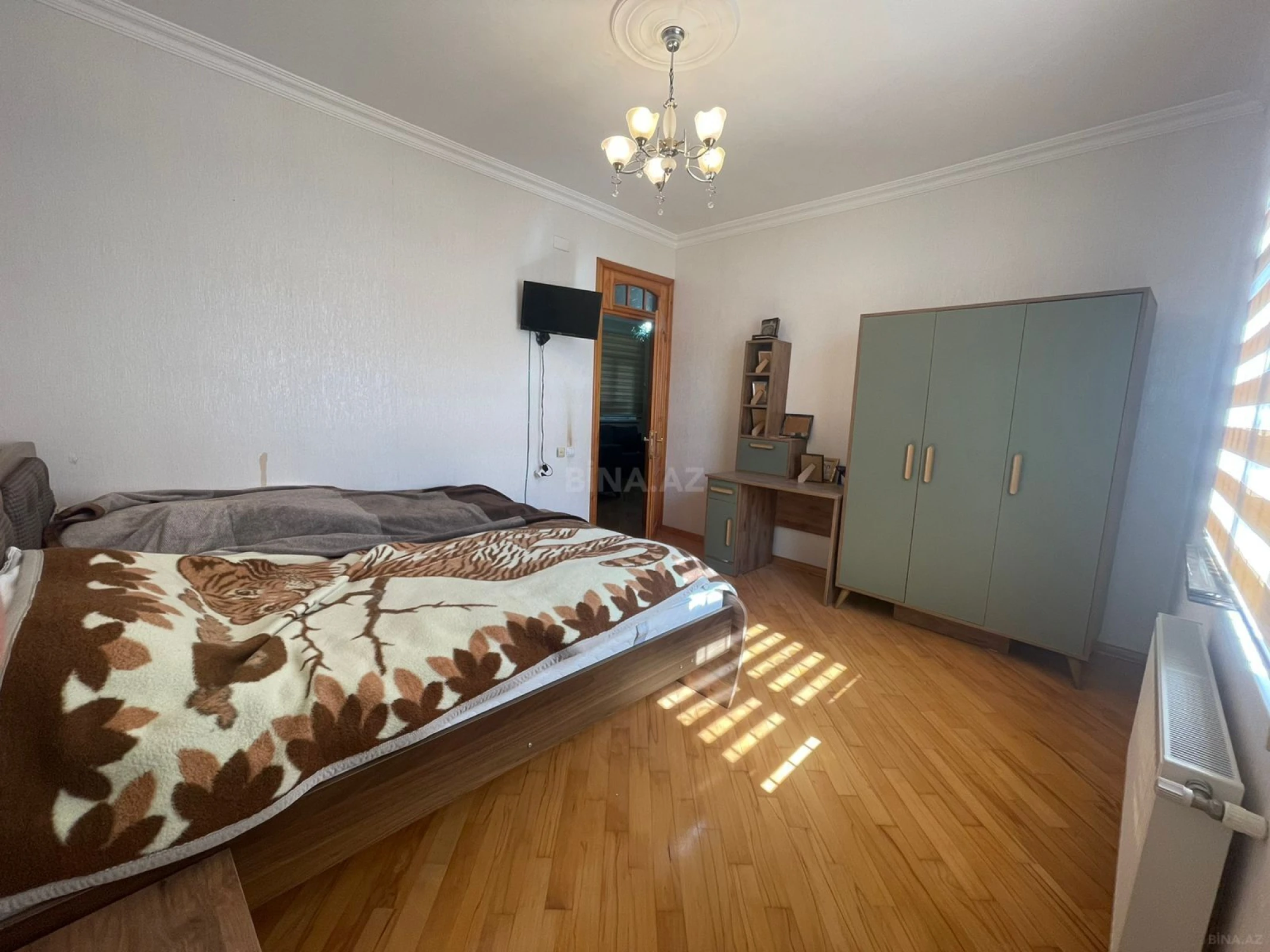 Satılır 6 otaqlı həyət evi 350 m²