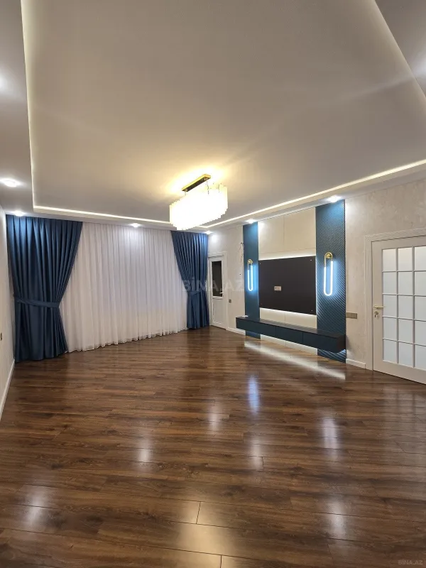 Satılır 2 otaqlı mənzil 88 m²