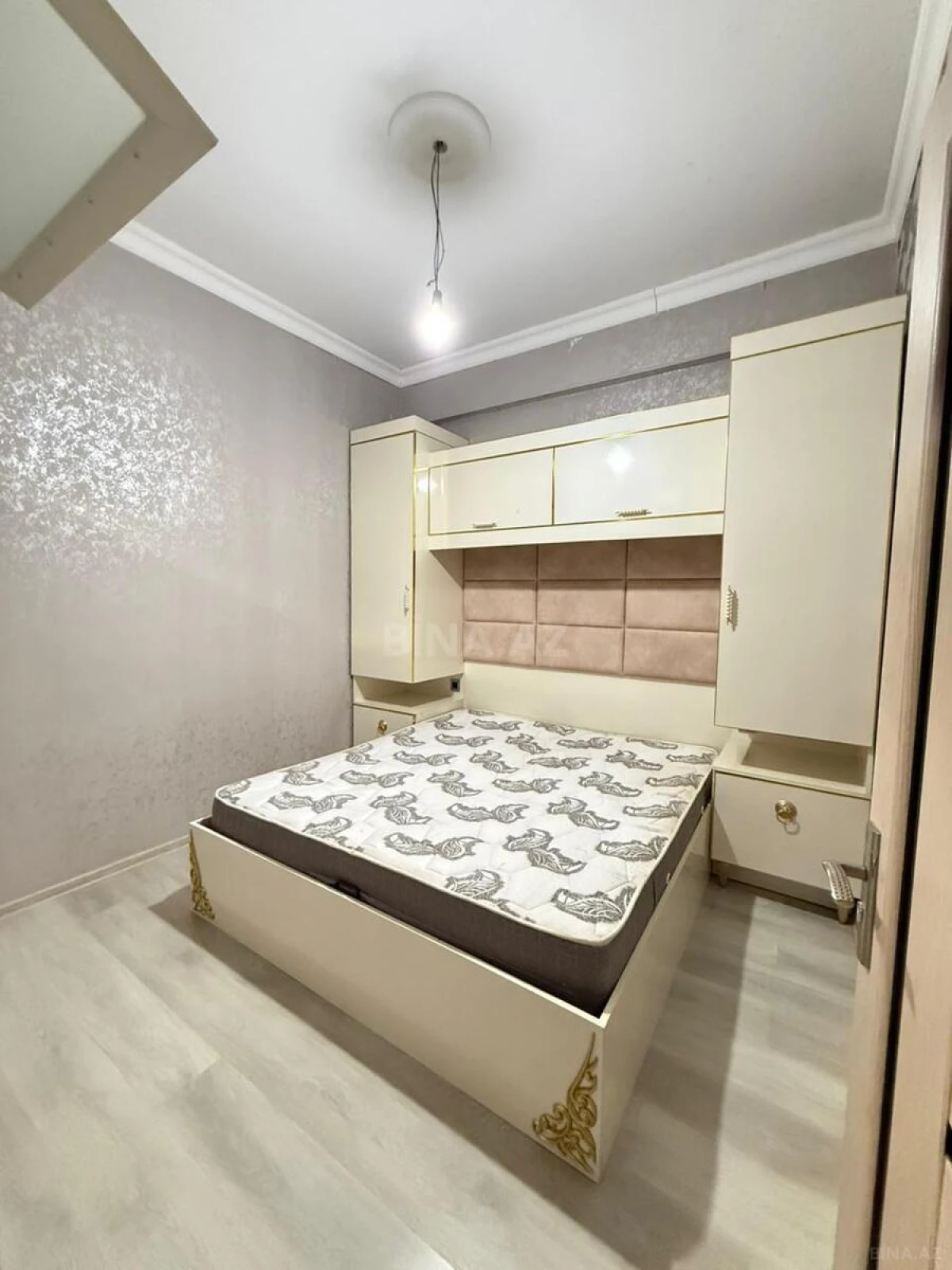 Satılır 3 otaqlı mənzil 96 m²
