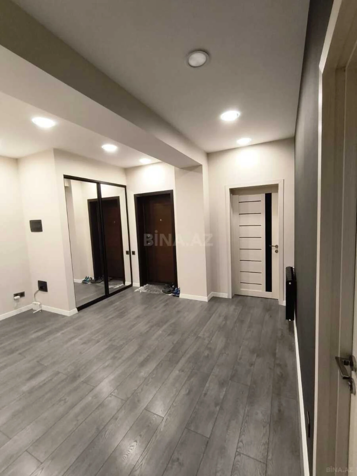Satılır 3 otaqlı mənzil 120.1 m²