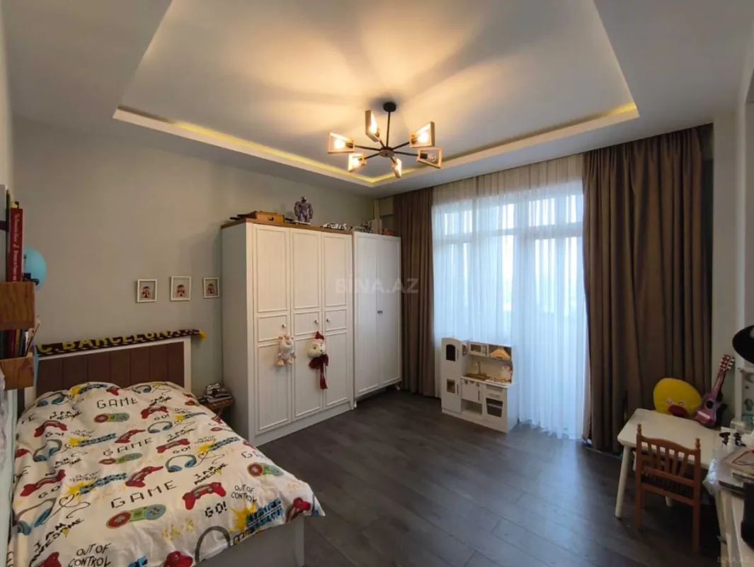 Satılır 3 otaqlı mənzil 120.1 m²