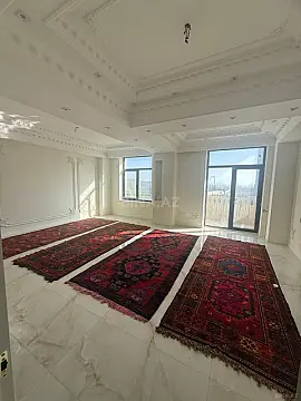 Satılır 5 otaqlı mənzil 200 m²